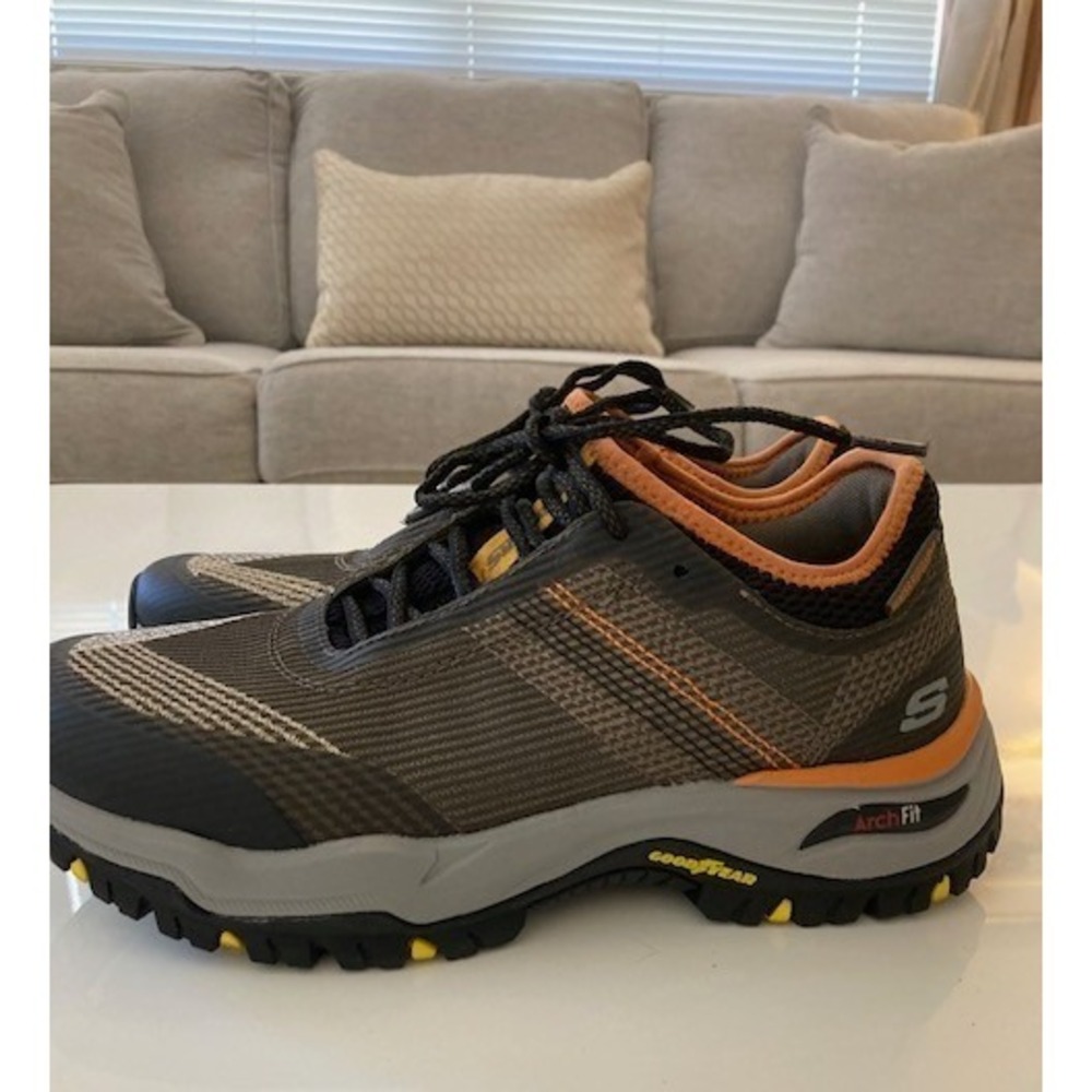 Skechers Arch Fit Dawson-Mahone Trail Hiking Shoe MENS  8.5